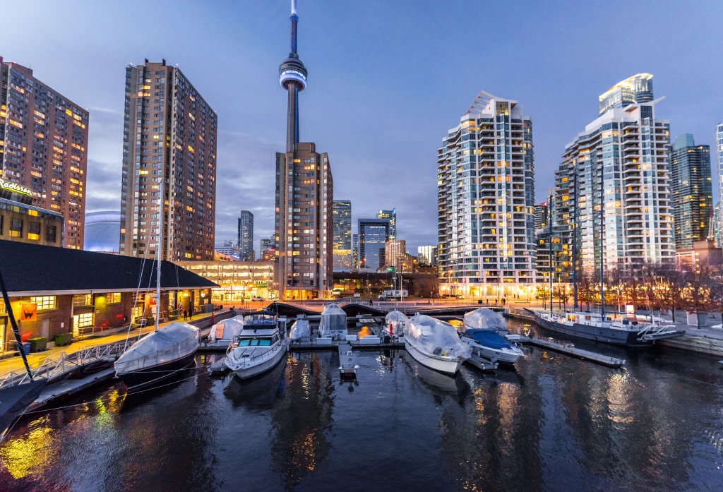 Five Differences Between Student Cities in Canada and the US
