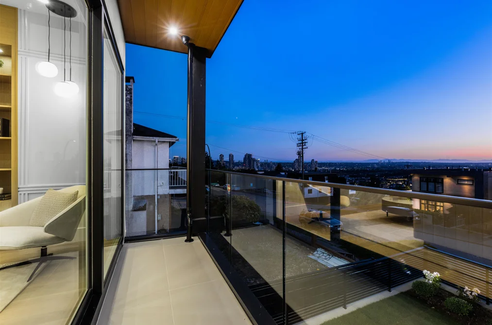 1 10 N HYTHE AVENUE, Burnaby BC V5B 1G4, Burnaby BC — Residential for Sale - Photo 3