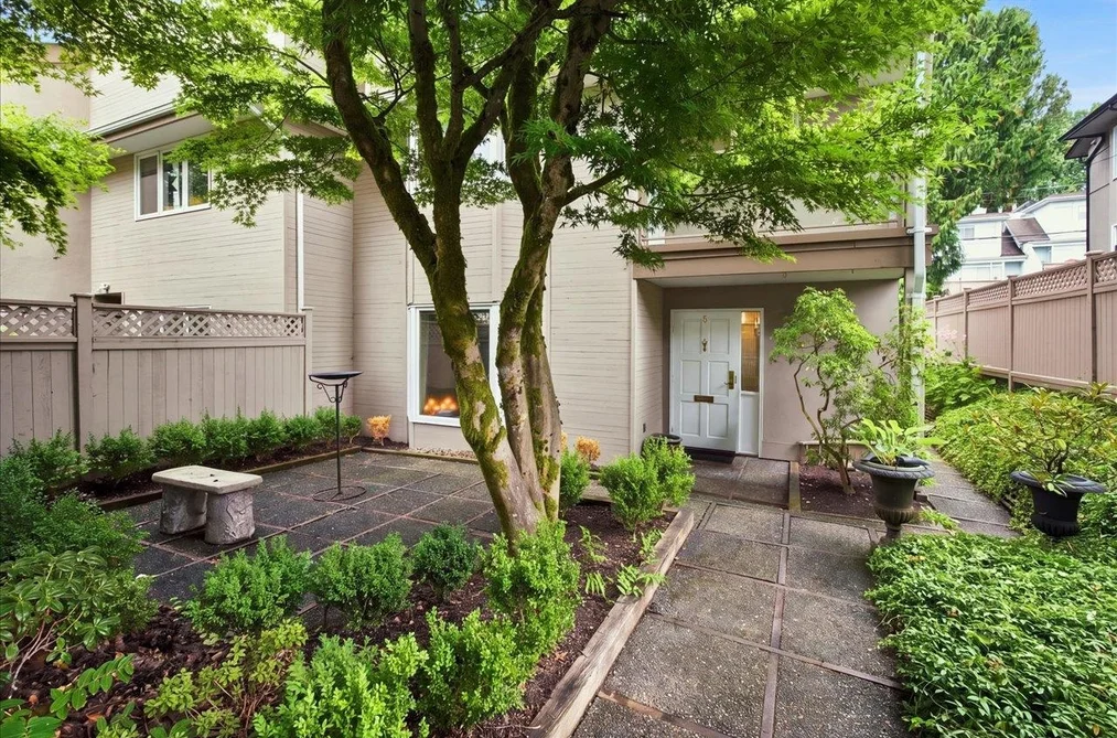 Townhouse for sale at 1 1176 W 15th Avenue Vancouver British Columbia - MLS: R3164068