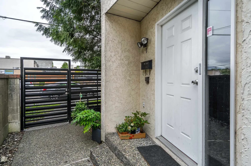 1 11869 223RD STREET, Maple Ridge BC V2X 5Y2, Maple Ridge BC — Residential for Sale - Photo 2