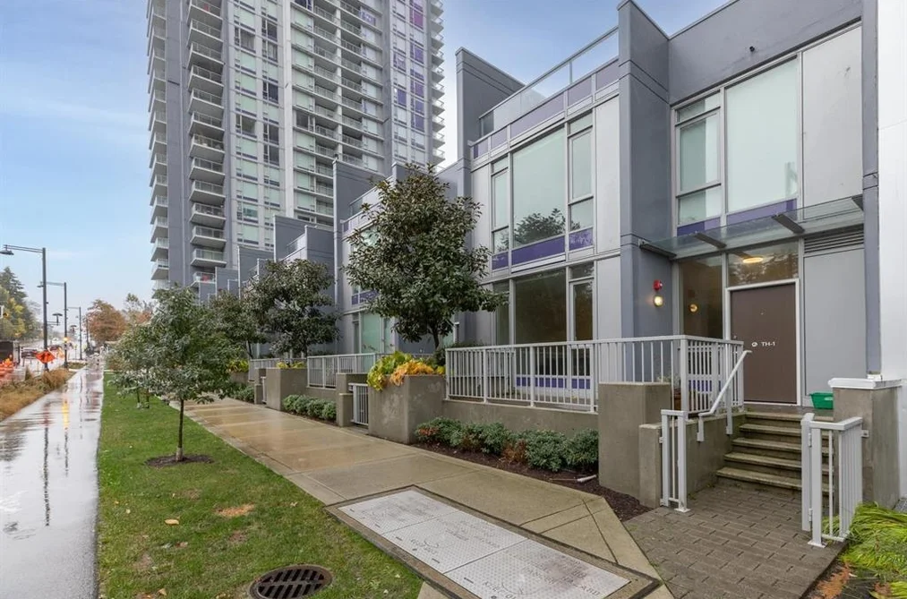 Townhouse for sale at 1 13720 100 Avenue Surrey British Columbia - MLS: R3163202