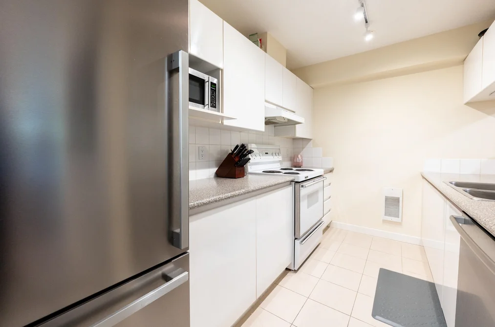 1 1386 W 6TH AVENUE, Vancouver BC V6H 1A7, Vancouver BC — Residential for Sale — Photo 10 of 32