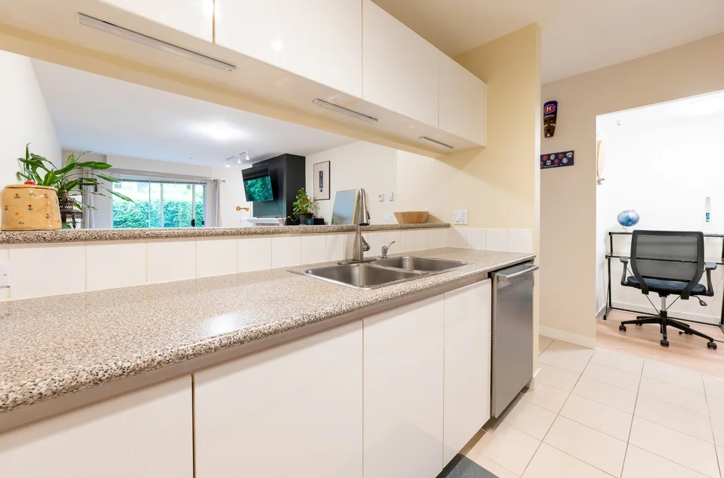 1 1386 W 6TH AVENUE, Vancouver BC V6H 1A7, Vancouver BC — Residential for Sale — Photo 12 of 32