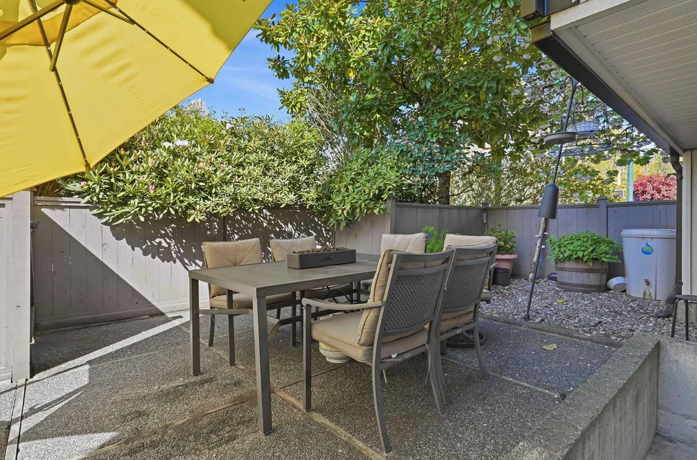 Condo for sale at 1 1606 W 10th Avenue Vancouver British Columbia - MLS: R3116869