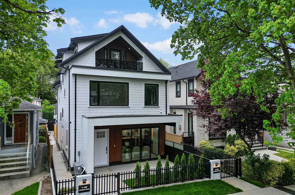 1 182 ONTARIO PLACE, Vancouver BC V5W 1S2, Vancouver BC — Residential for Sale - Photo 2