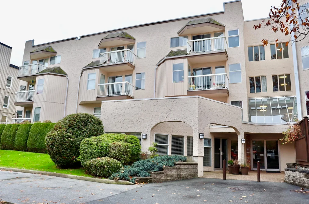 1 1860 SOUTHMERE EAST CRESCENT, Surrey BC V4A 6Y7, Surrey BC — Residential for Sale - Photo 2