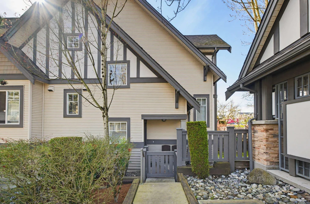 1 20038 70 AVENUE, Langley BC V2Y 0B4, Langley BC — Residential for Sale - Photo 2