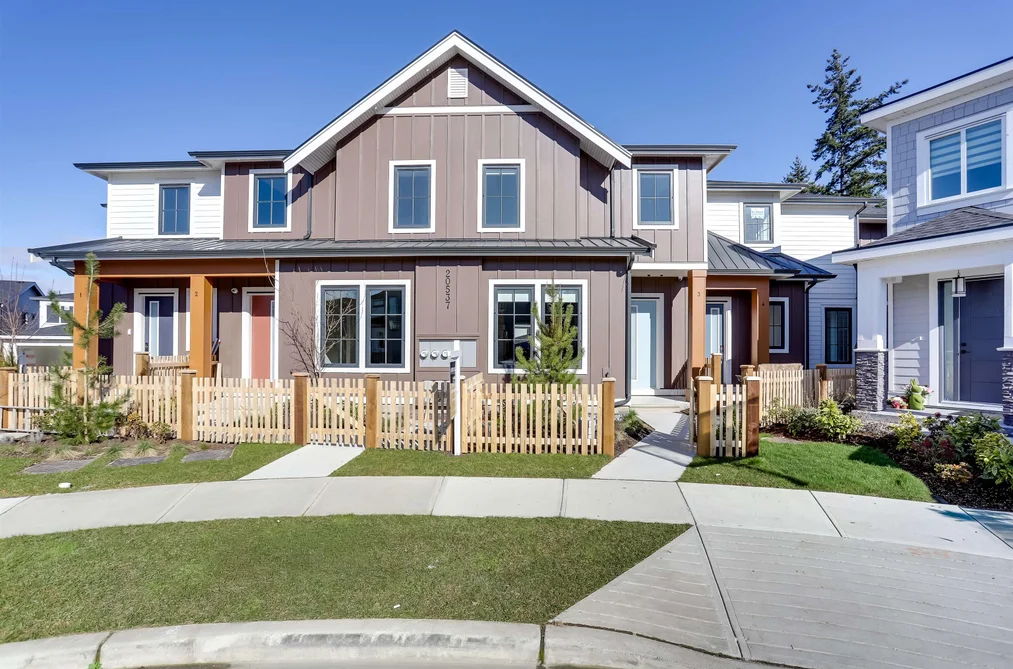 Row House (Non-Strata) for sale at 1 20537 75a Avenue Langley British Columbia - MLS: R3103898