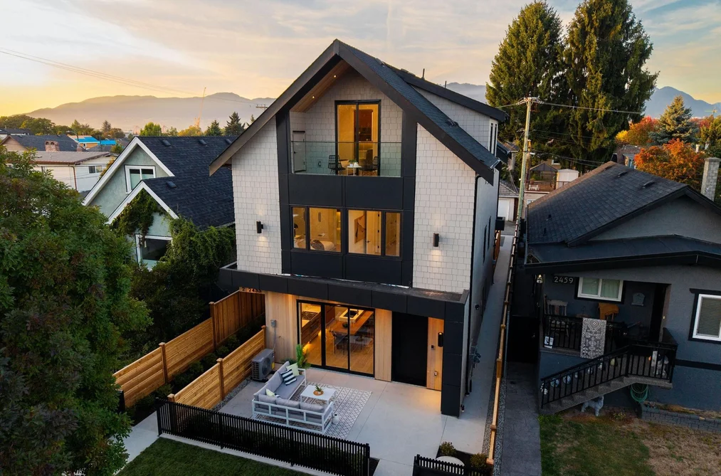 Half Duplex for sale at 1 2435 Napier Street Vancouver British Columbia - MLS: R3126638