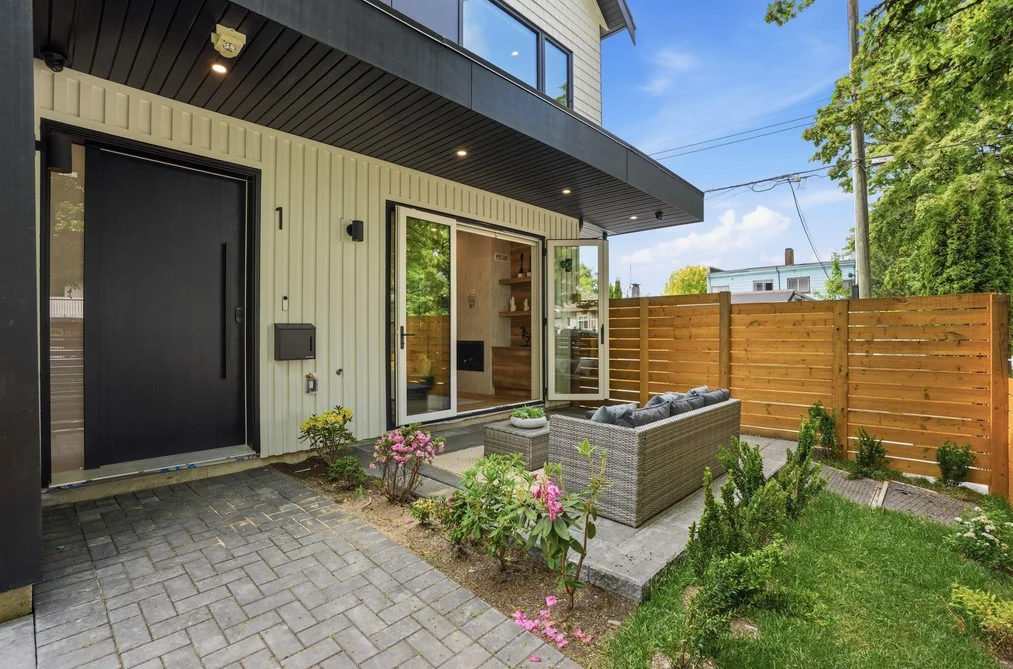1 2438 E 20TH AVENUE, Vancouver BC V5M 2T6, Vancouver BC — Residential for Sale - Photo 2