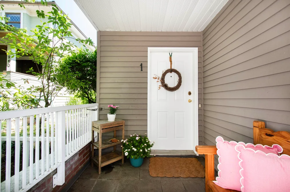 1 270 E KEITH ROAD, North Vancouver BC V7L 1V5, North Vancouver BC — Residential for Sale - Photo 2
