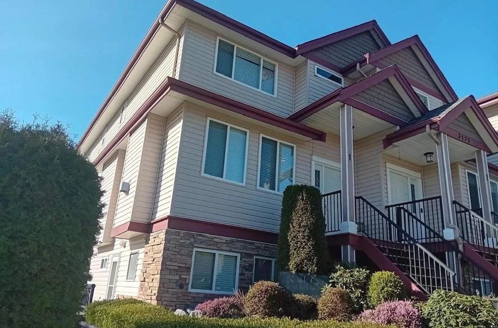Row House (Non-Strata) for sale at 1 3171 Flint Street Port Coquitlam British Columbia - MLS: R3096665