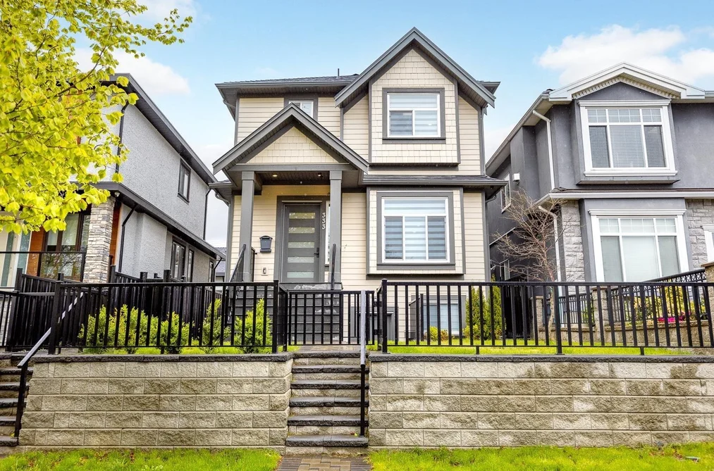 Half Duplex for sale at 1 333 E 64th Avenue Vancouver British Columbia - MLS: R3102737