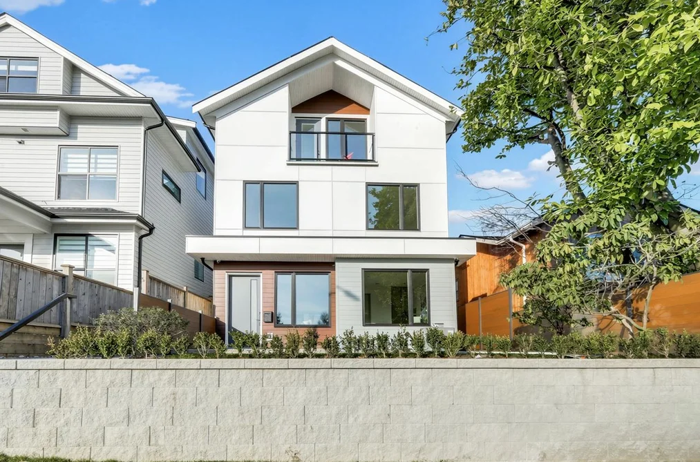 1 3547 E GEORGIA STREET, Vancouver BC V5K 2L9, Vancouver BC — Residential for Sale - Photo 2