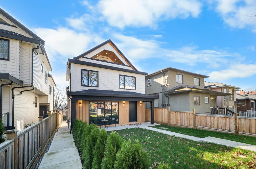 Half Duplex for sale at 1 3576 E Pender Street Vancouver British Columbia - MLS: R3118364