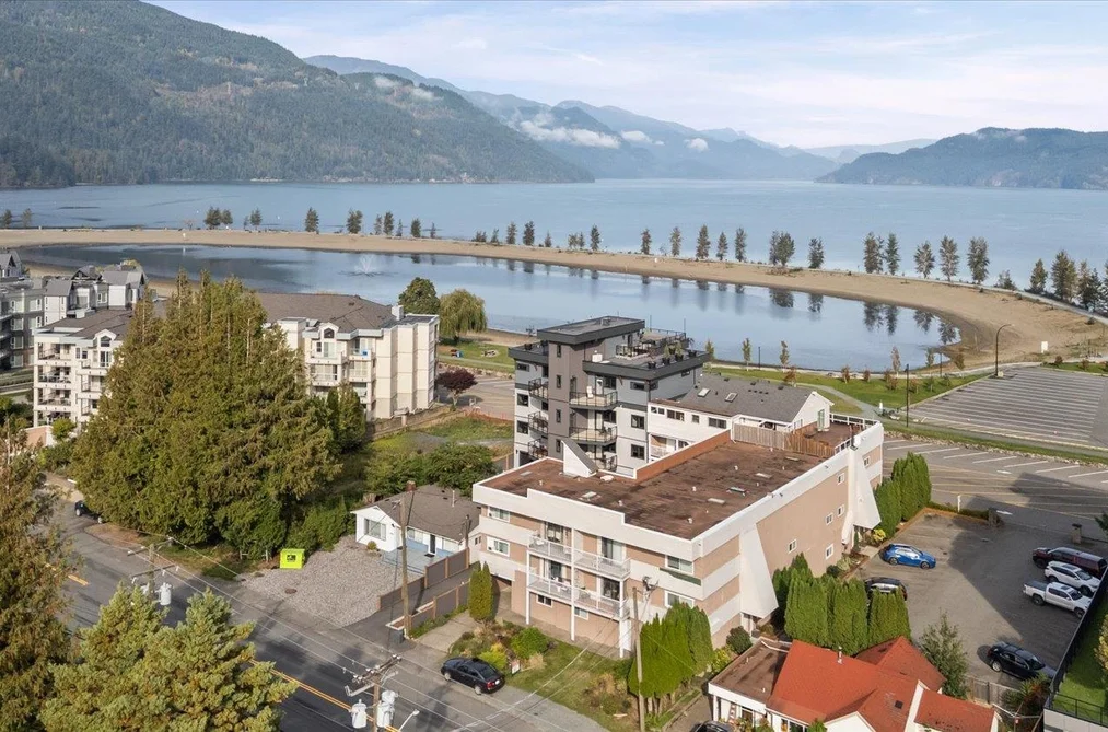 450 Esplanade Ave Unit 1, Harrison Hot Springs, BC - MLS: R3175423