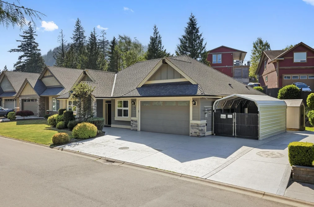 House for sale at 1 45348 Magdalena Place Cultus Lake British Columbia - MLS: R3115076