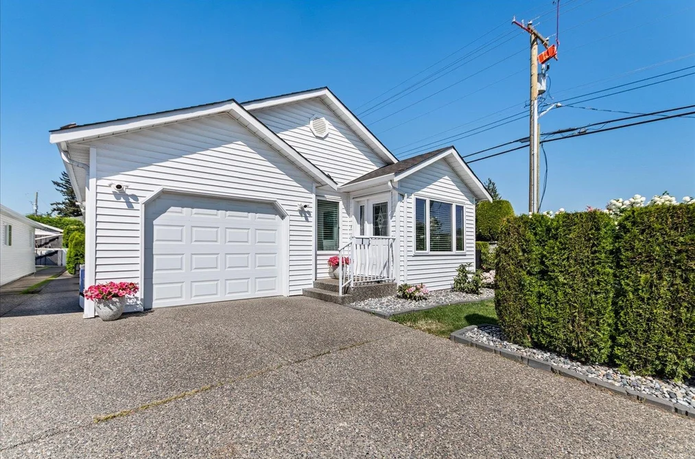 1 46244 BROOKS AVENUE, Chilliwack BC V2P 1C4, Chilliwack BC — Residential for Sale - Photo 2