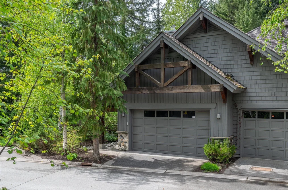 1 4668 BLACKCOMB WAY, Whistler BC V8E 0Z2, Whistler BC — Residential for Sale - Photo 2