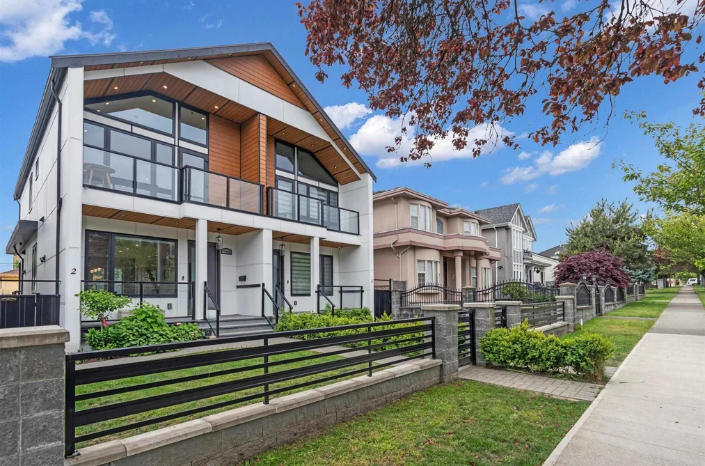 Half Duplex for sale at 1 560 W 63rd Avenue Vancouver British Columbia - MLS: R3097831