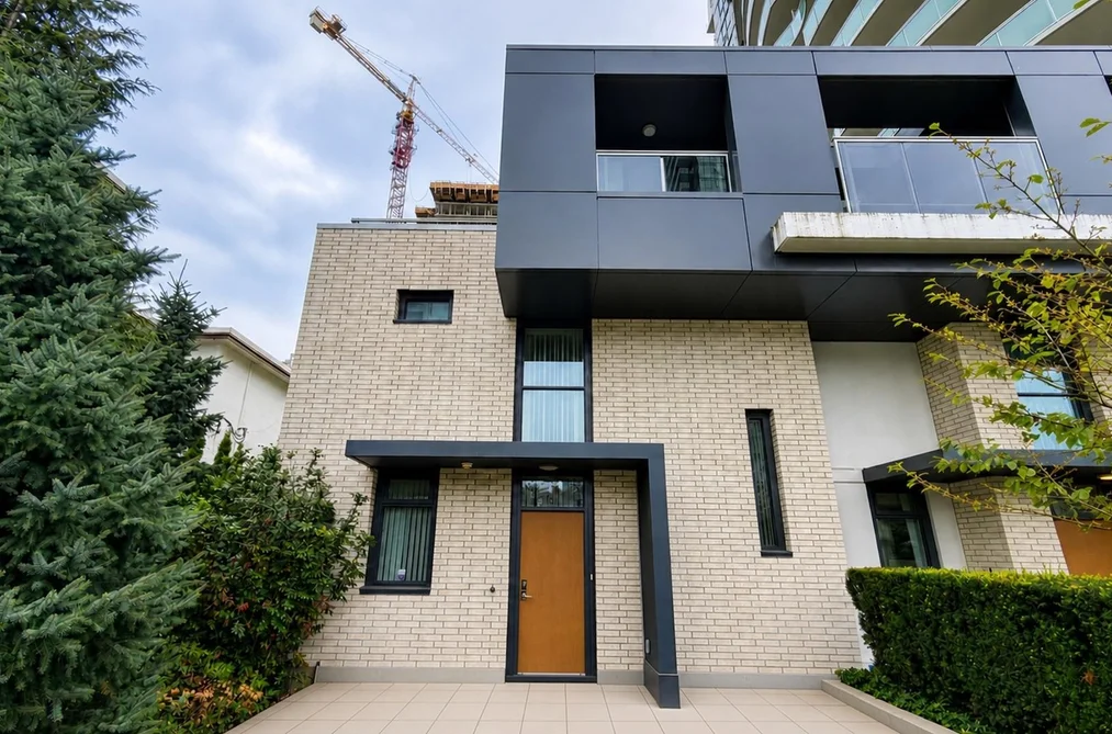 Townhouse for sale at 1 6638 Dunblane Avenue Burnaby British Columbia - MLS: R3157593