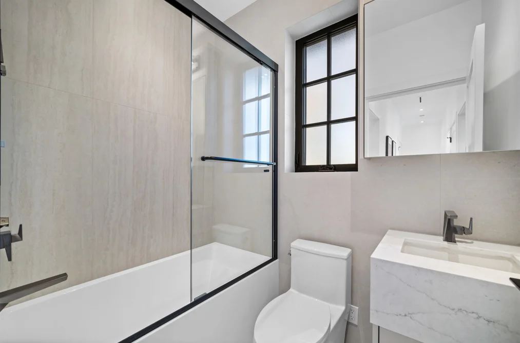 1-6879 Quebec Street, Vancouver, BC - Triplex for Sale - Photo 13 of 20 1-6879 Quebec Street, Vancouver, BC - Triplex for Sale - Photo 13 of 20