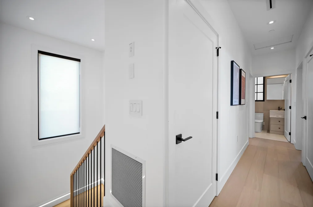 1-6879 Quebec Street, Vancouver, BC - Triplex for Sale - Photo 15 of 20 1-6879 Quebec Street, Vancouver, BC - Triplex for Sale - Photo 15 of 20