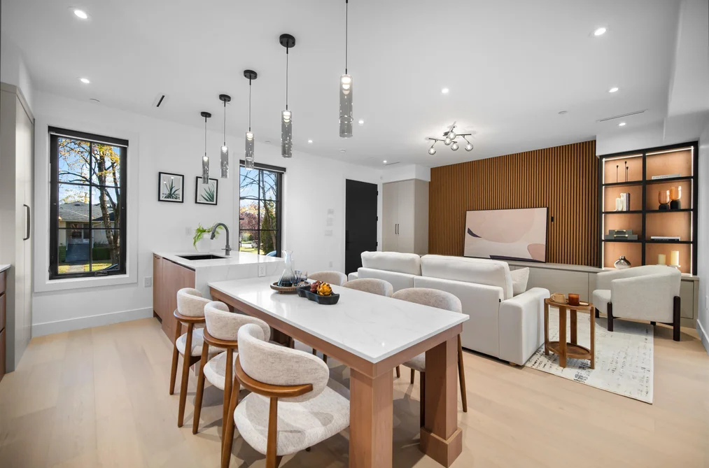 1-6879 Quebec Street, Vancouver, BC - Triplex for Sale - Photo 4 of 20 1-6879 Quebec Street, Vancouver, BC - Triplex for Sale - Photo 4 of 20