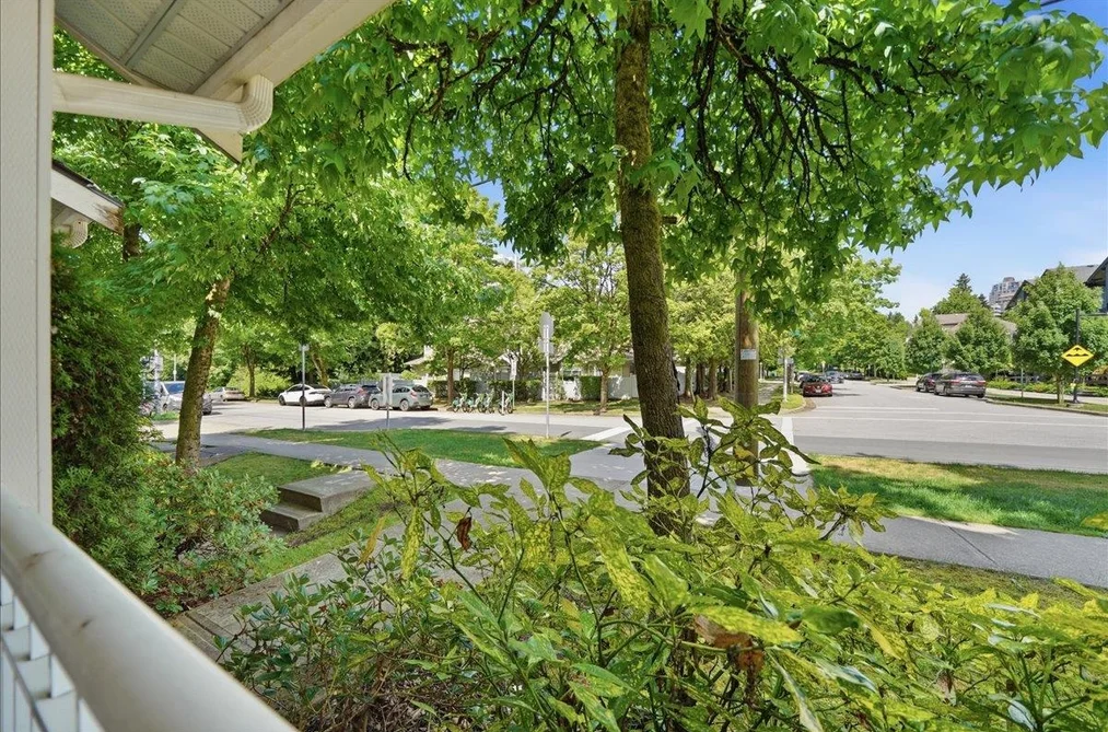 1 7128 17TH AVENUE, Burnaby, BC — Residential for Sale — Photo 12 of 35