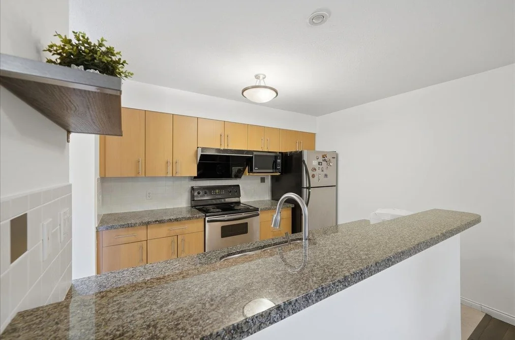 1 7128 17TH AVENUE, Burnaby, BC — Residential for Sale — Photo 14 of 35