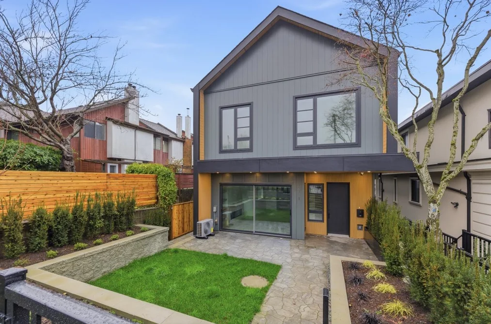Half Duplex for sale at 1 727 E 31st Avenue Vancouver British Columbia - MLS: R3110117