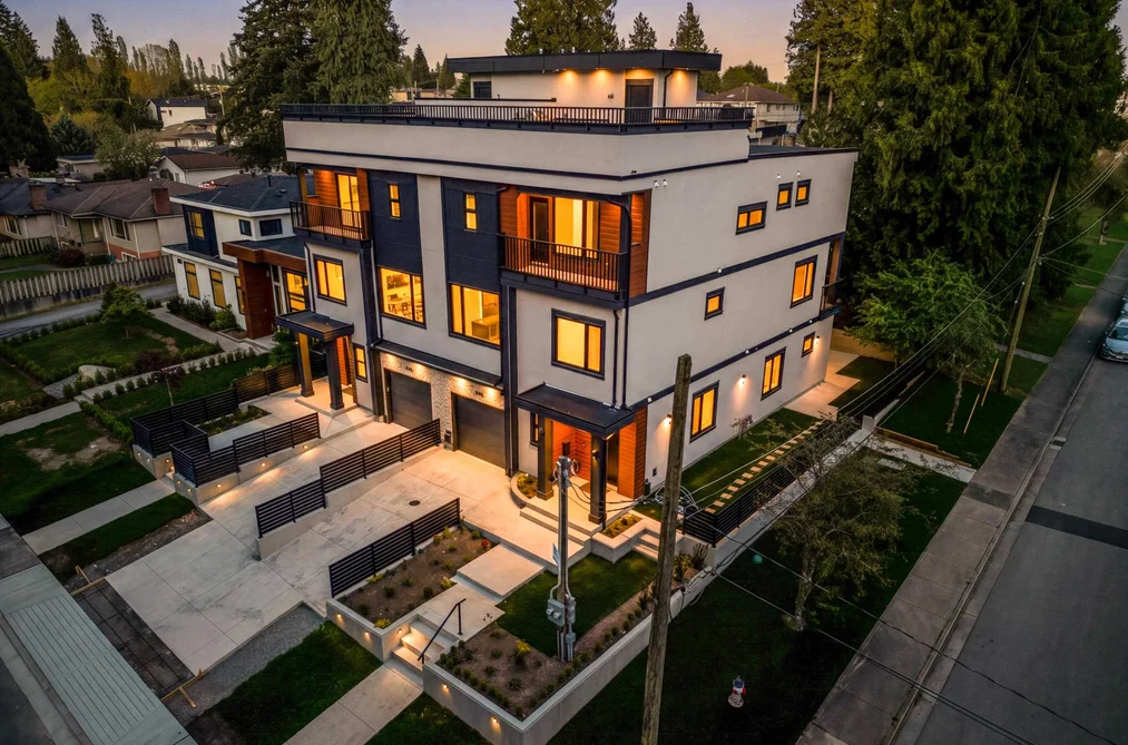 Half Duplex for sale at 1 8408 17th Avenue Burnaby British Columbia - MLS: R3117297