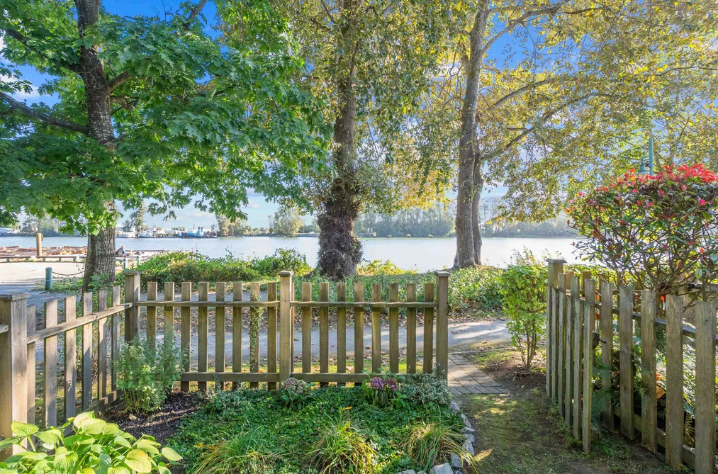 Townhouse for sale at 1 8581 Jellicoe Street Vancouver British Columbia - MLS: R3145876