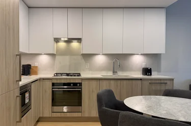 423 6th St Unit 1-BDRM, West Vancouver, BC - MLS: R3131678
