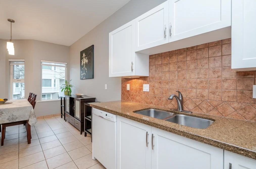10 10340 156 STREET, Surrey BC V3R 4L8, Surrey BC — Residential for Sale - Photo 4
