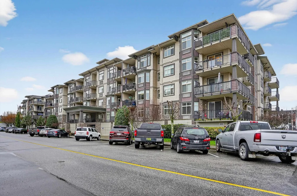 Condo for sale at 100 45893 Chesterfield Avenue Chilliwack British Columbia - MLS: R3103601