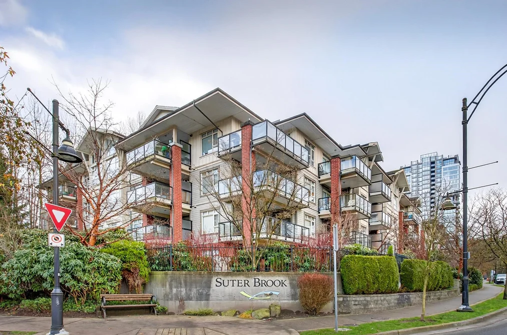 Condo for sale at 302 100 Capilano Road Port Moody British Columbia - MLS: R3125410