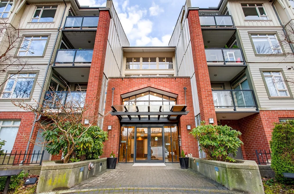 302 100 CAPILANO ROAD, Port Moody BC V3H 5M9, Port Moody BC — Residential for Sale - Photo 2