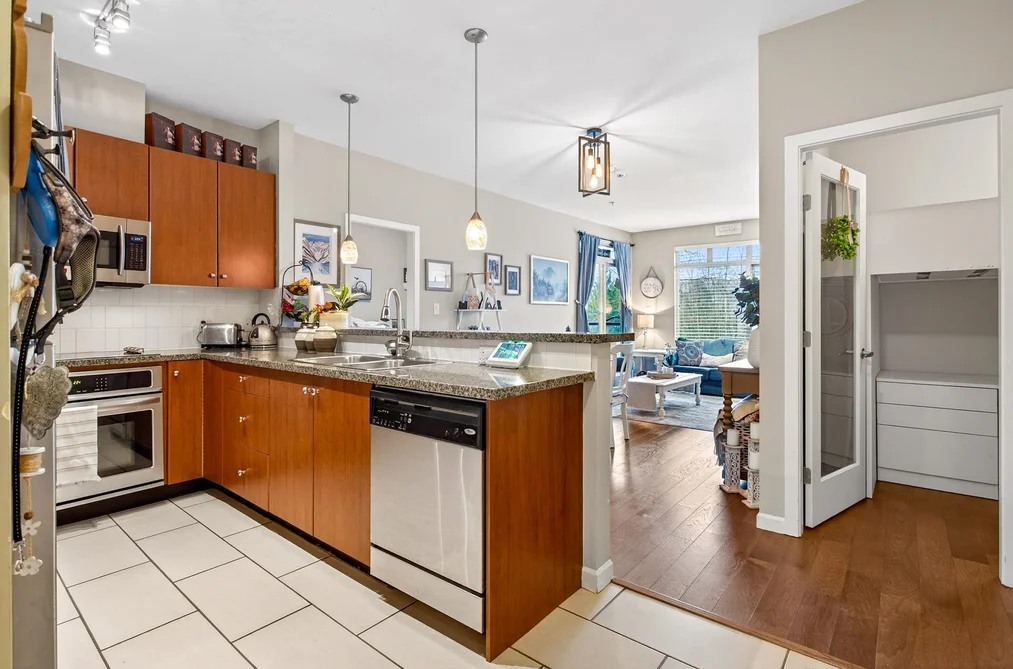 302 100 CAPILANO ROAD, Port Moody BC V3H 5M9, Port Moody BC — Residential for Sale - Photo 4