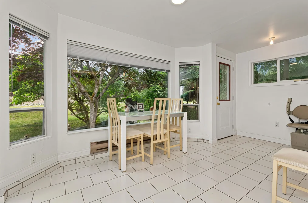 100 ROBERTSON CRESCENT, Hope BC V0X 1L4, Hope BC — Residential for Sale — Photo 14 of 40