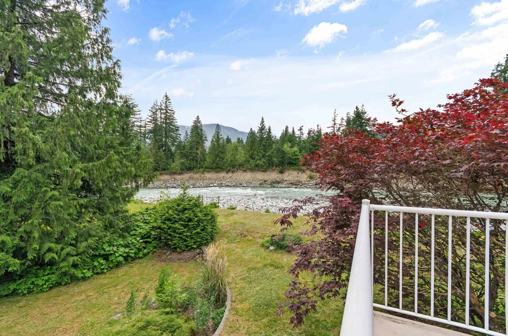 100 ROBERTSON CRESCENT, Hope BC V0X 1L4, Hope BC — Residential for Sale — Photo 27 of 40