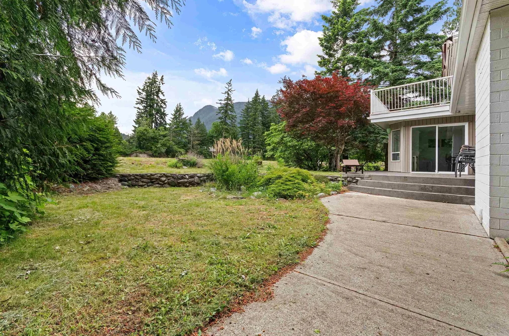100 ROBERTSON CRESCENT, Hope BC V0X 1L4, Hope BC — Residential for Sale — Photo 29 of 40