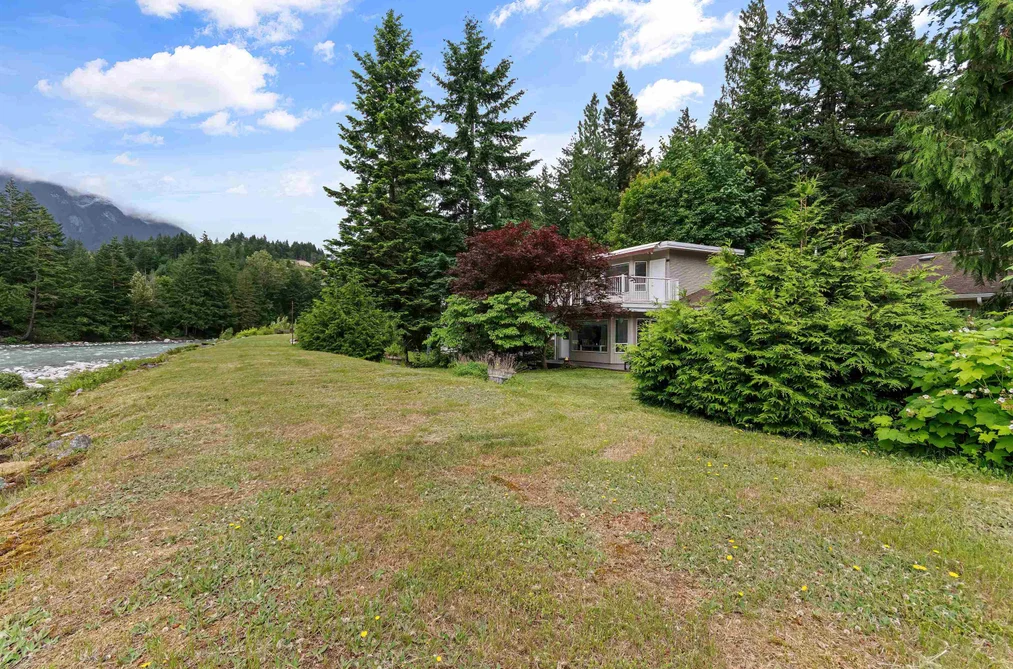 100 ROBERTSON CRESCENT, Hope BC V0X 1L4, Hope BC — Residential for Sale — Photo 31 of 40