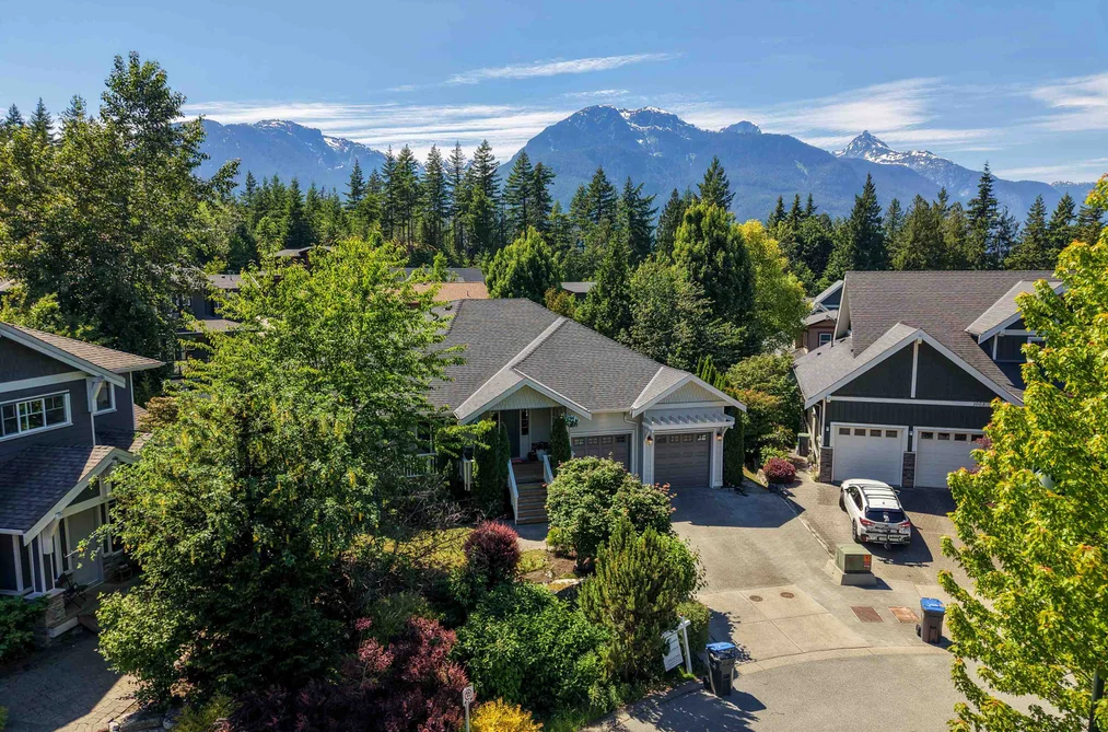 1001 CONDOR PLACE, Squamish BC V8B 0P4, Squamish BC — Residential for Sale - Photo 2