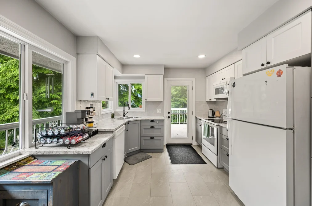 1001 GATENSBURY STREET STREET, Coquitlam, BC — Residential for Sale — Photo 4 of 40