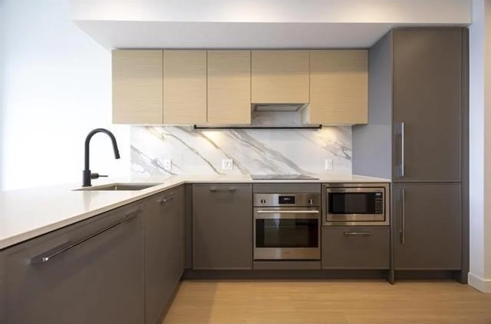 Condo for sale at 1002 13745 George Junction Surrey British Columbia - MLS: R3079351