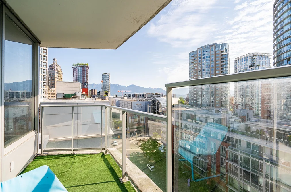 Condo for sale at 1002 689 Abbott Street Vancouver British Columbia - MLS: R3147005