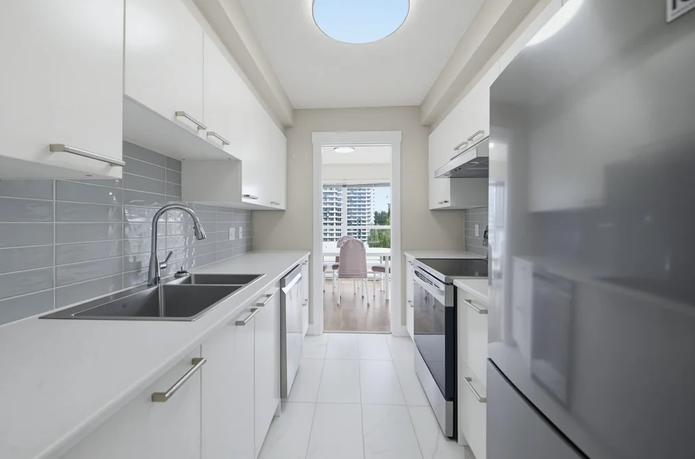1002 9830 WHALLEY BOULEVARD, Surrey, BC — Residential for Sale — Photo 16 of 35