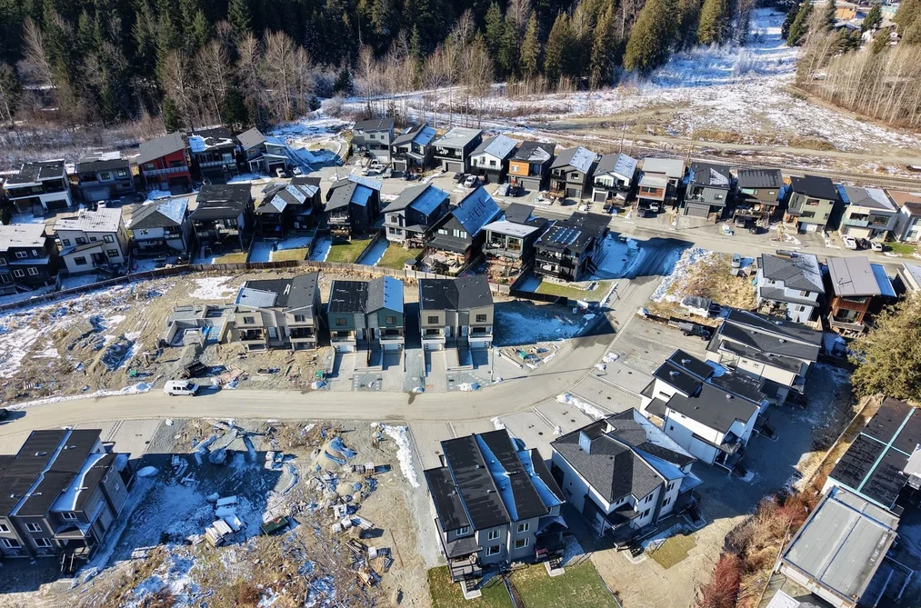 1002 PHARE CRESCENT, Pemberton BC V0N 0A7, Pemberton BC — Residential for Sale - Photo 4