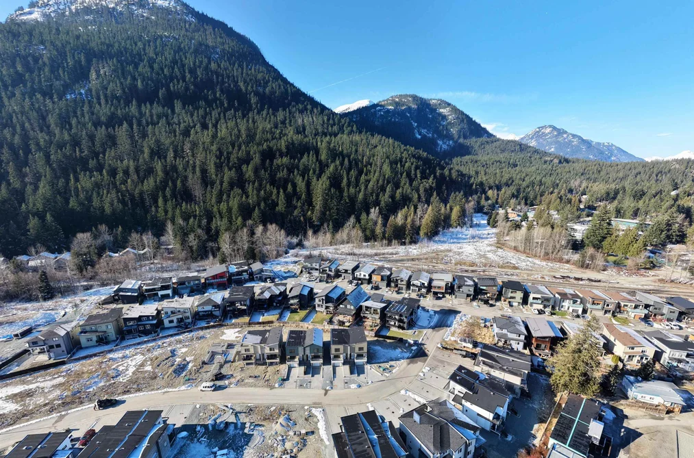 1002 PHARE CRESCENT, Pemberton BC V0N 0A7, Pemberton BC — Residential for Sale - Photo 5